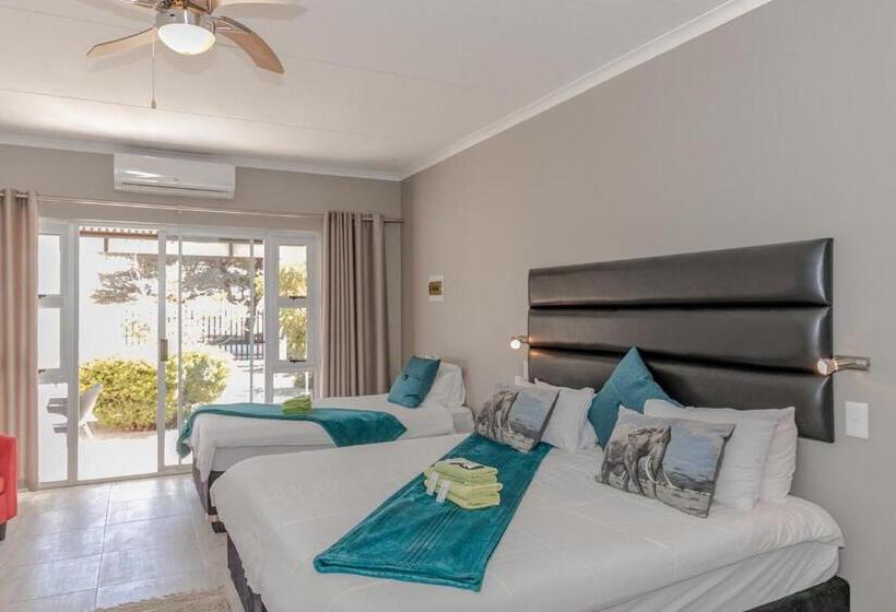 스탠다드 트리플 룸, Out Of Africa Town Lodge