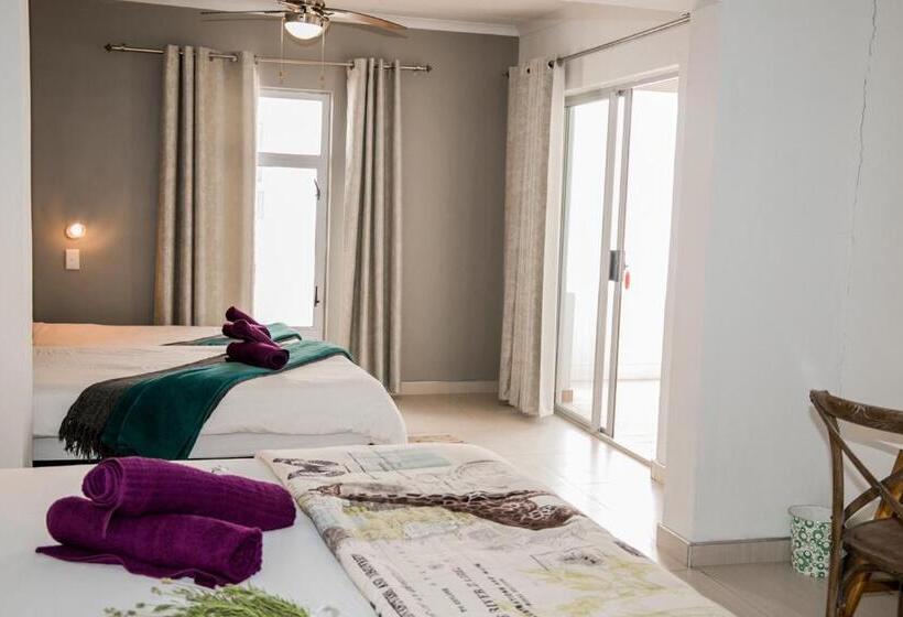 패밀리 룸, Out Of Africa Town Lodge