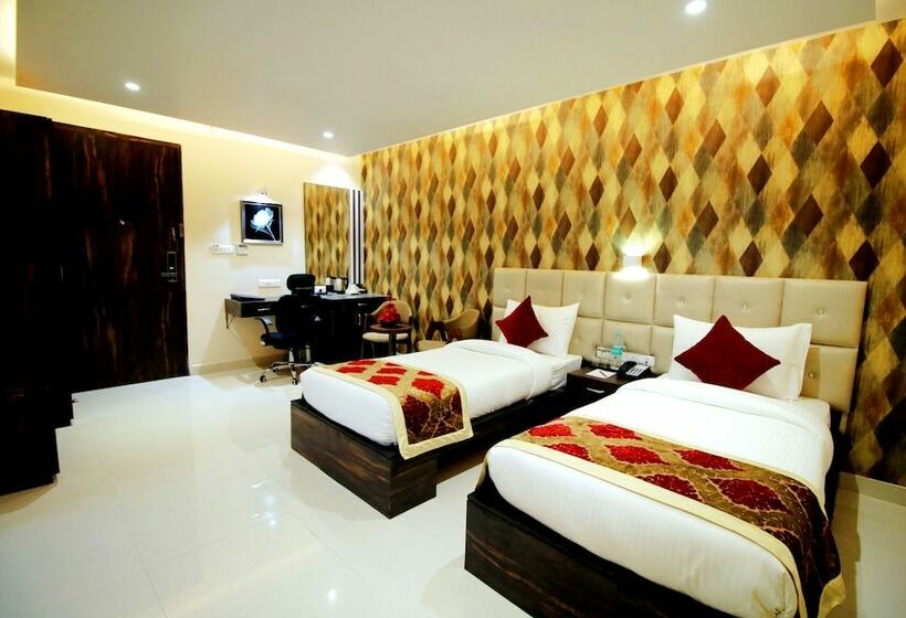 اتاق لوکس, Pinnacle By Click Hotels, Lucknow