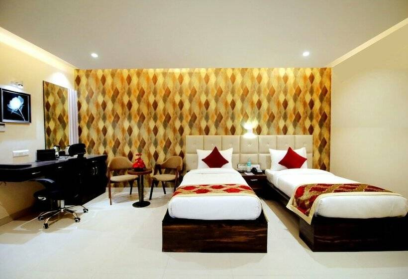 اتاق لوکس, Pinnacle By Click Hotels, Lucknow