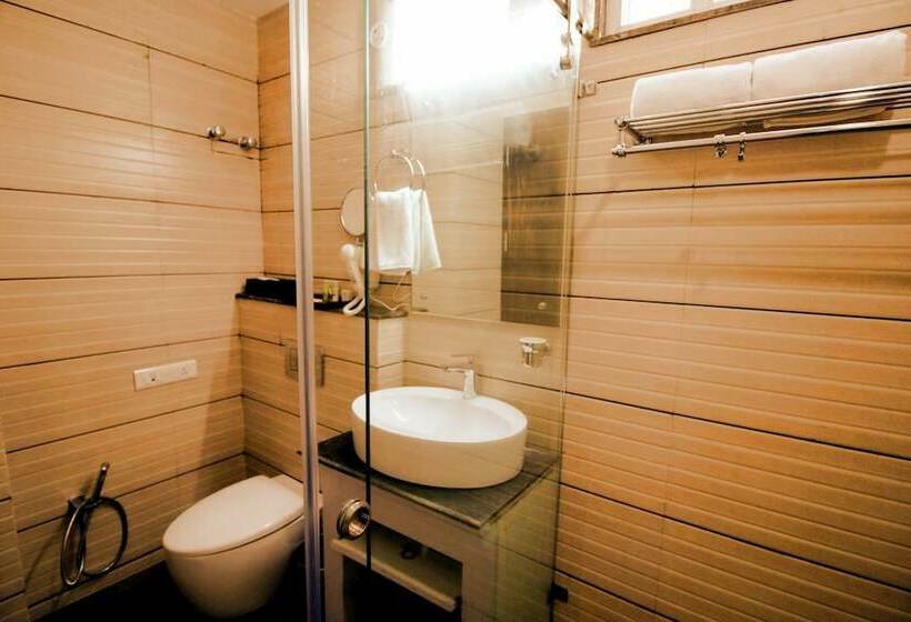 اتاق لوکس, Pinnacle By Click Hotels, Lucknow