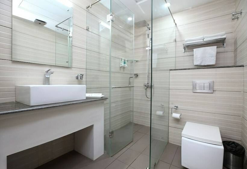 اتاق لوکس, Pinnacle By Click Hotels, Lucknow