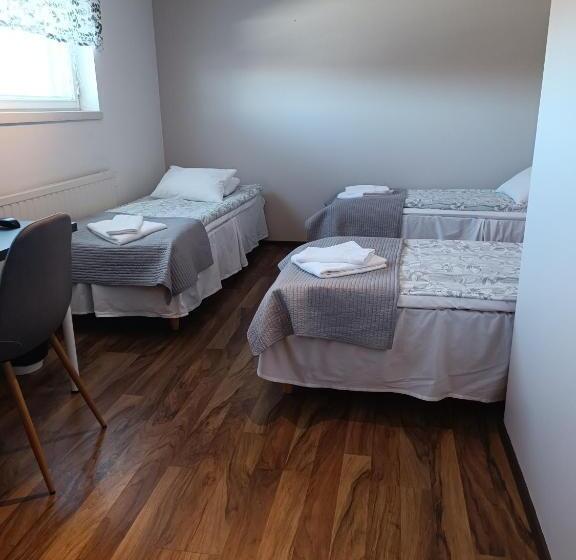 חדר סטנדרט לשלושה, Rantakartano