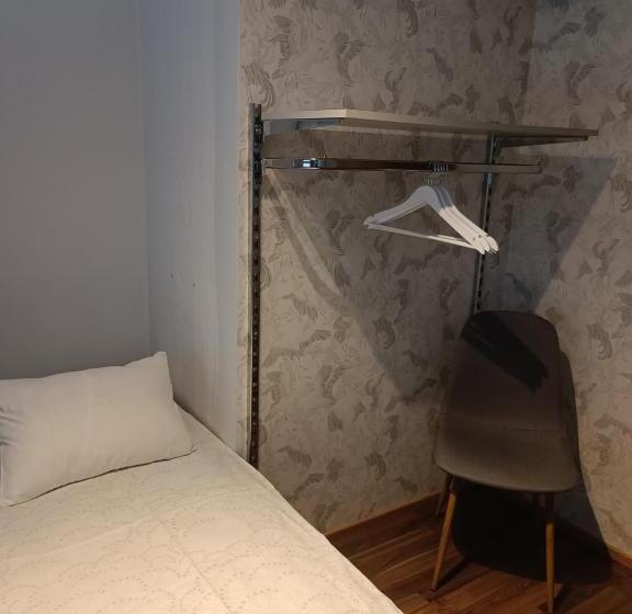 חדר סטנדרט לשלושה, Rantakartano