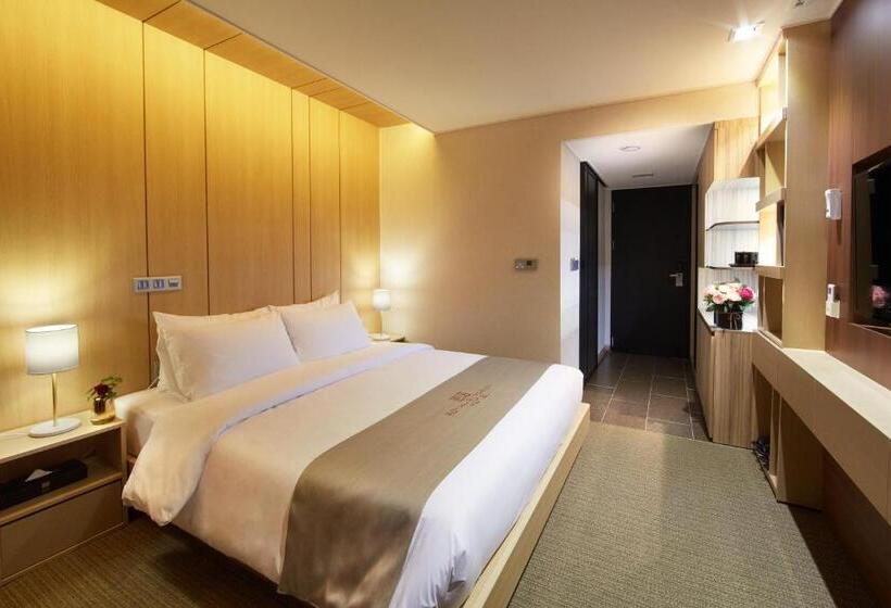 Номер Премиум, Royal Emporium Incheon Airport