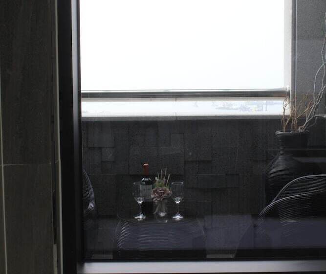 جناح مزوَّد بشرفة, Royal Emporium Incheon Airport