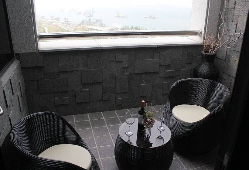 جناح مزوَّد بشرفة, Royal Emporium Incheon Airport