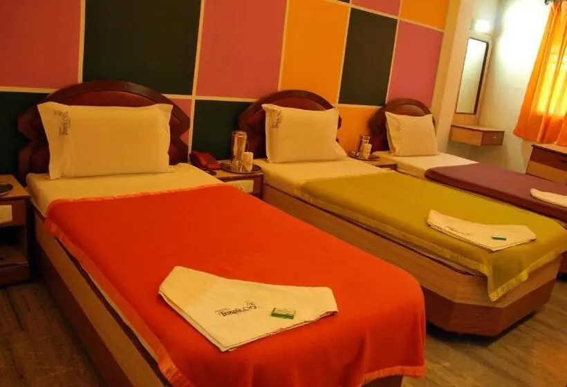 Economy Triple Room, Temple City