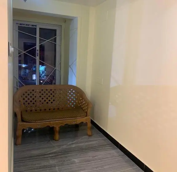Deluxe Suite King Bed, Temple City