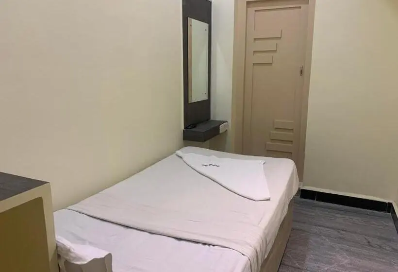 اتاق اکونومی یک تخته, Temple City