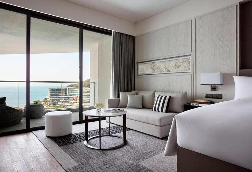 חדר סטנדרט נוף לים עם מרפסת, The Shanhaitian Resort Sanya, Autograph Collection