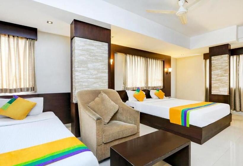 חדר סופריור, Itsy By Treebo  Greenwood Inn And Suites