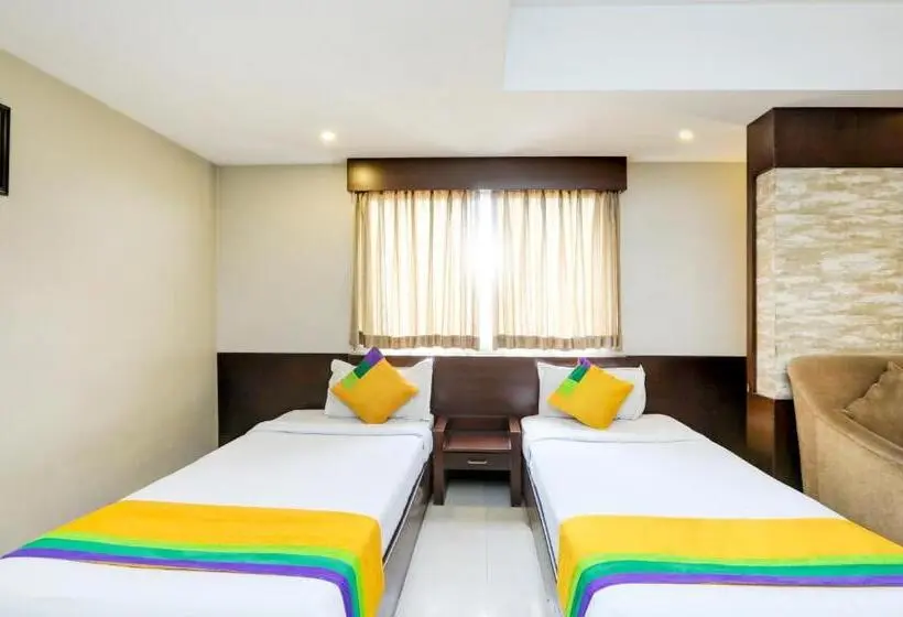 スーペリアールーム, Itsy By Treebo Greenwood Inn And Suites