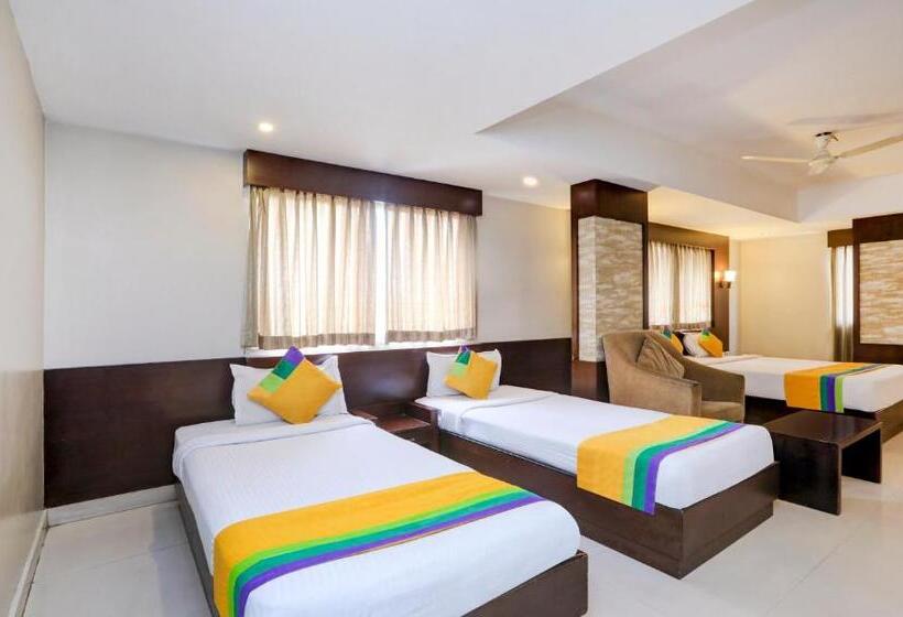 חדר סופריור, Itsy By Treebo  Greenwood Inn And Suites