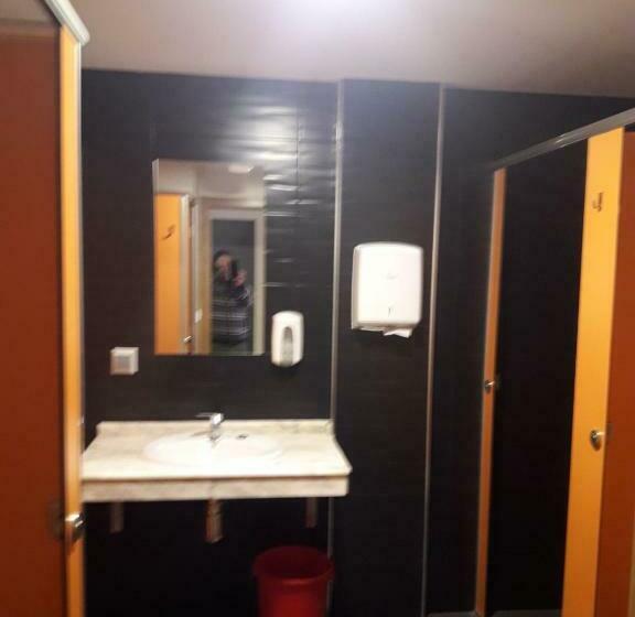 共用房间的床, Cruce De Caminos Arzua