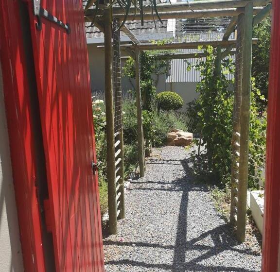 标准房带园景, Almond Cottage Bed & Breakfast