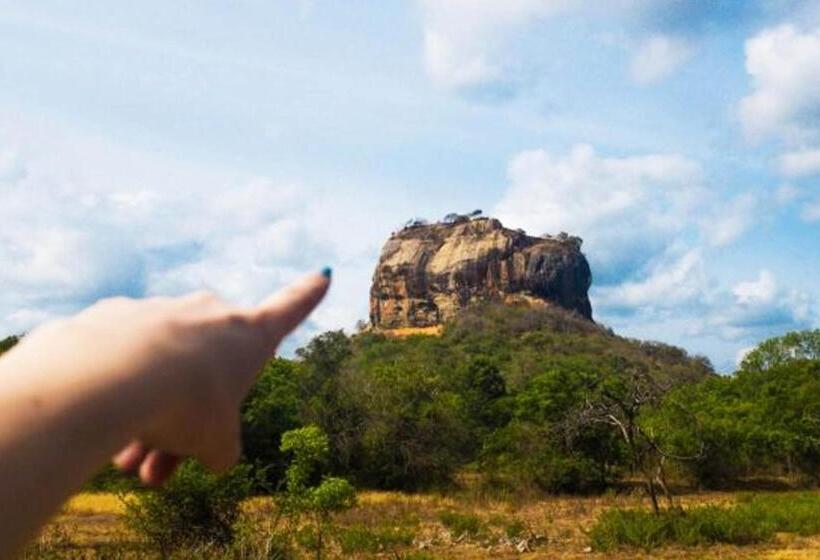Трехместный Номер Deluxe, Sigiriya Pikaso Homestay