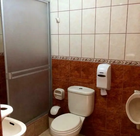 ファミリールーム, Hostal El Pillkay