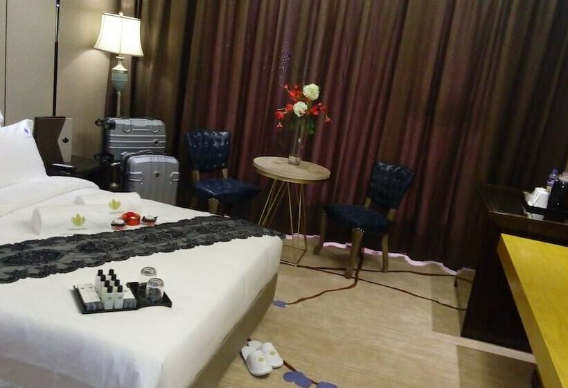 חדר דלוקס, Lotus Blu