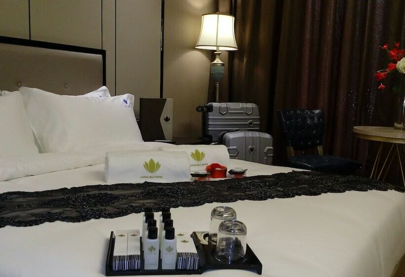 חדר דלוקס, Lotus Blu