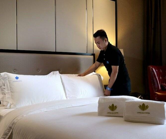 חדר דלוקס, Lotus Blu