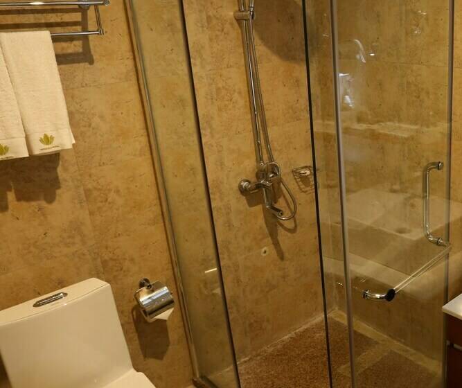 חדר דלוקס, Lotus Blu