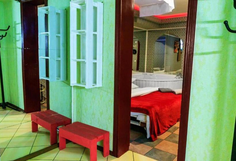 اتاق استاندارد با تخت بزرگ, Mamba