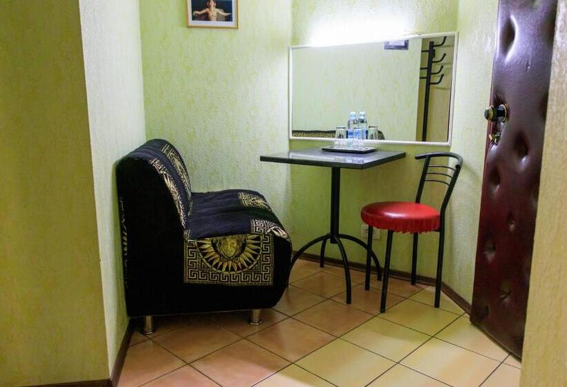 اتاق استاندارد با تخت بزرگ, Mamba