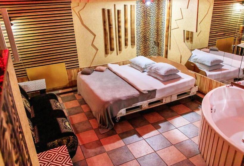 سوئیت با وان آب گرم, Mamba