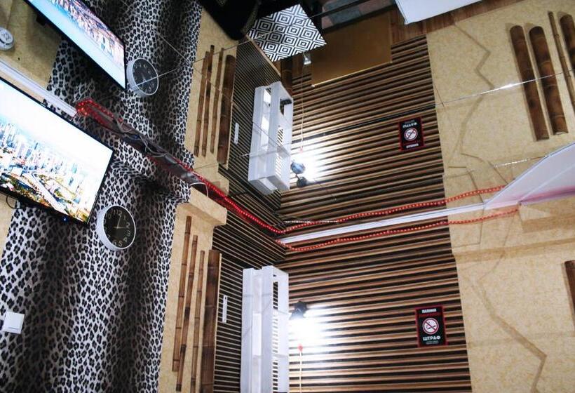 سوئیت با وان آب گرم, Mamba