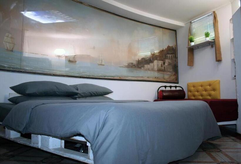 اتاق لوکس با تخت بزرگ, Mamba