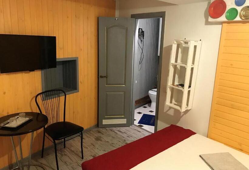 اتاق لوکس با بالکن, Mamba