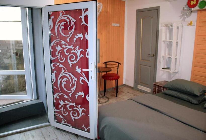 اتاق لوکس با بالکن, Mamba