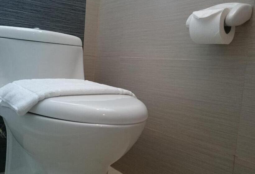 اتاق لوکس با تخت بزرگ, Summit Galleria Cebu