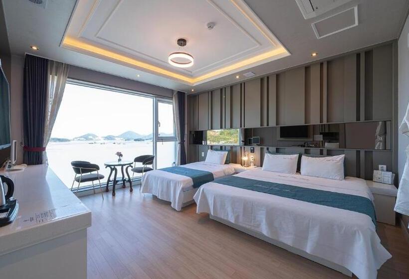 オーシャンビューファミリールーム, The One