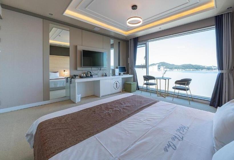 オーシャンビューのプレミアムルーム。, The One