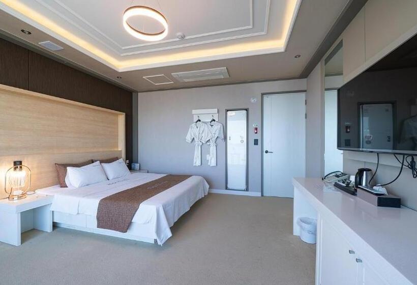 オーシャンビューのプレミアムルーム。, The One