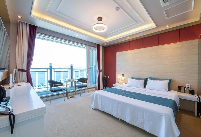 テラス付きスタンダードルーム, The One