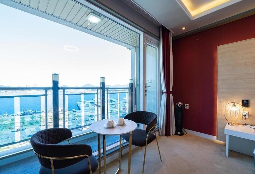 テラス付きスタンダードルーム, The One