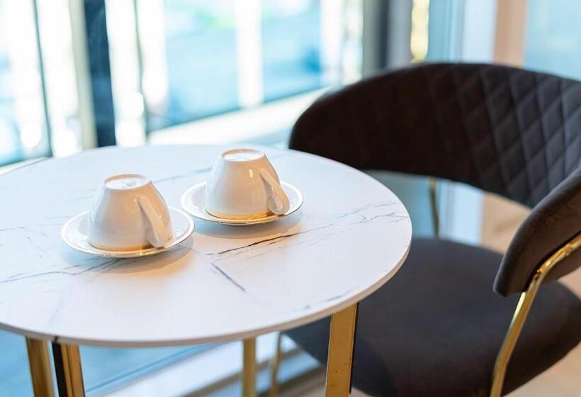 テラス付きスタンダードルーム, The One