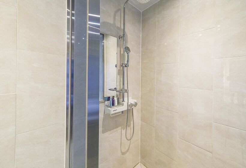 スタンダードルーム, The One