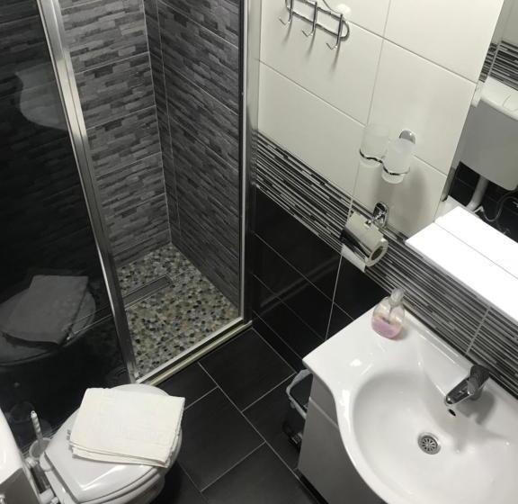 اتاق استاندارد سه نفره, Prenociste Dm5