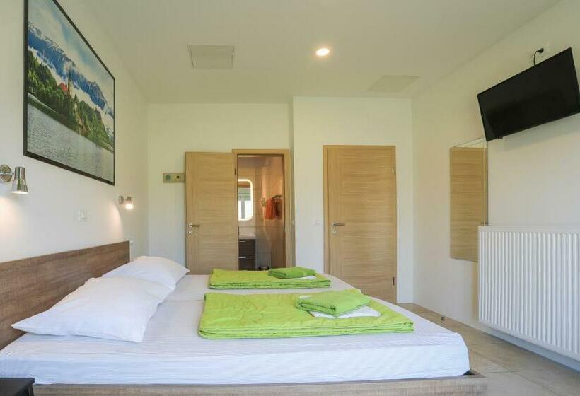 اتاق استاندارد با چشم‌انداز کوهستان, Jazz Bled B&b