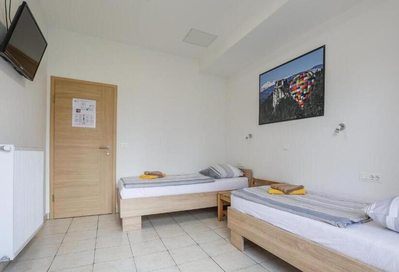 اتاق استاندارد با چشم‌انداز کوهستان, Jazz Bled B&b