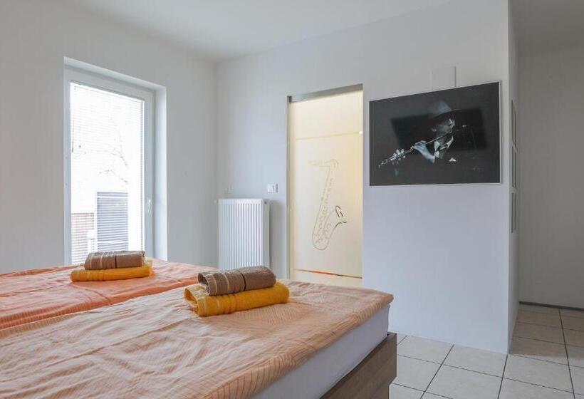 Standard Interior Room, Jazz Bled B&b