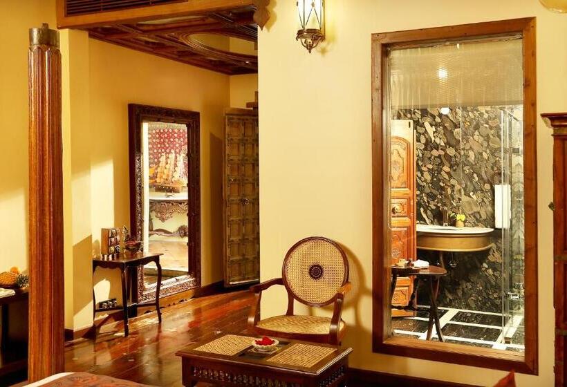 سوییت با چشمانداز دریا, Ginger House Museum