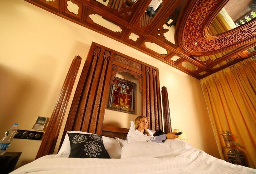 سوییت با چشمانداز دریا, Ginger House Museum