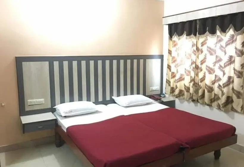 デラックスルーム, Iroomz Amrutha Residency