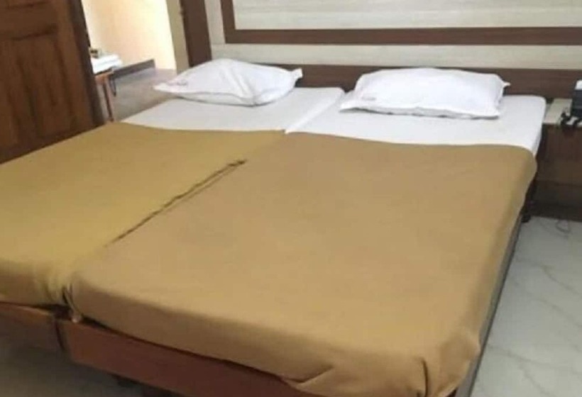 غرفة ديلوكس, Iroomz Amrutha Residency