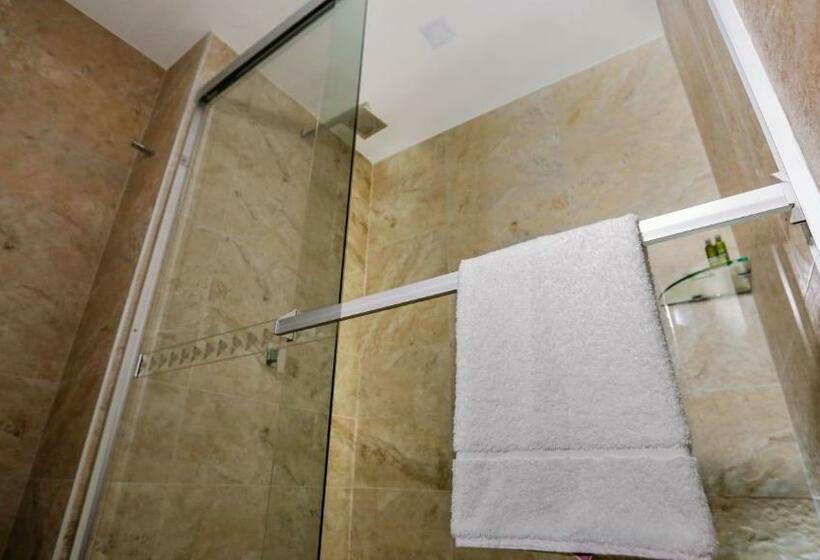 اتاق استاندارد, Life